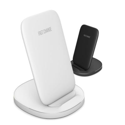 China 2022 Hot Selling Smart Watch 2 in 1 Stand 15W Wireless Charger Portable Fast Charging Wireless Station for sale