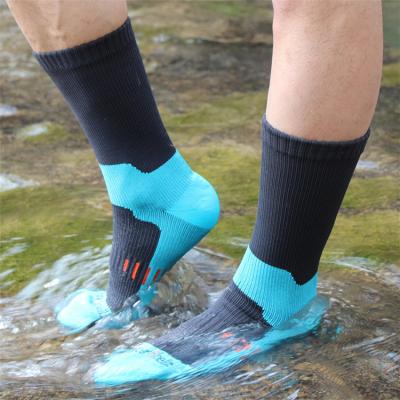 China Sports compression increasing waterproof andclimbing socks for men for sale