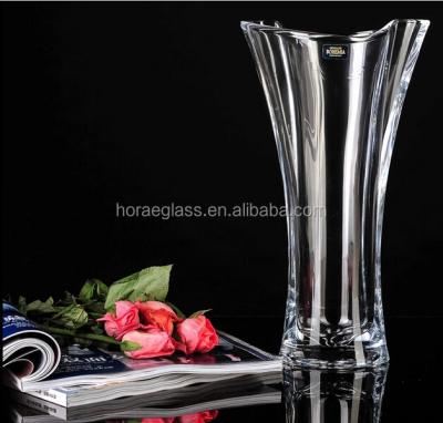 China Eco-Friendly Custom Glassware Maker 24 Inch Glass Vases/Handmade Antique Happy Birthday Flower Decorative Glass Vase for sale