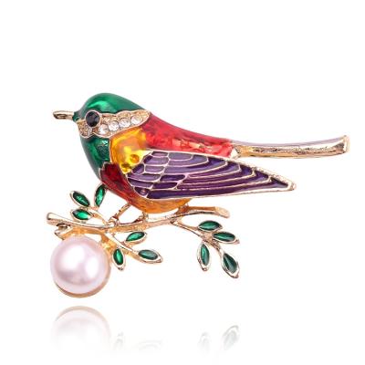 China Daily Suits Wholesale Cute Owl Animal Brooches For Women Peacock Crystal Vintage Brooch Pin Dragonfly Fashion Jewelry for sale