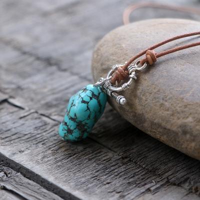 China Vintage Turquoise Vintage Irregular Shaped Clasp Jewelry Women's Simple Pendant Leather Chain Short Necklace OT Antique Silver Jewelry for sale