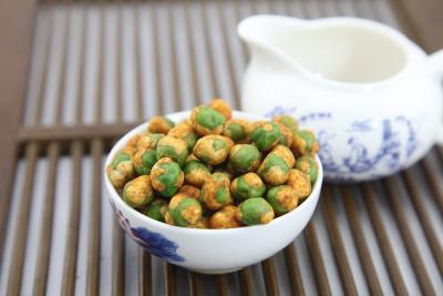 China Wholesale Vegan Hot&Spicy Flavor Fried Coated Green Peas Crispy Snacks for sale