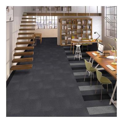 China El polipropileno alfombra la alfombra modular comercial con el PVC que apoya los 50cm los x 50cm en venta