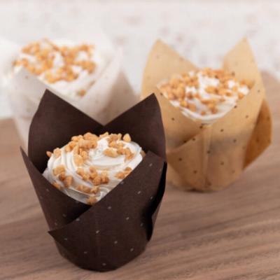 China Custom Wholesale Promotion Disposable Color Wood Pulp Oil Proof Paper Cake Snack Package Microwave Bun Tulip Baking Cups Alone for sale