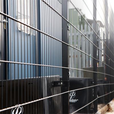 China Easily Assembled Manufacturer Green PVC Coated Yard Wire Mesh 656 2D Double Welded Wire Mesh Fence Panel 868 For Security for sale