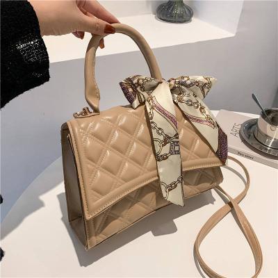 China Other Fashion Lingge Bag Designer Ladies Leather Handbag Women Chain Bags for sale