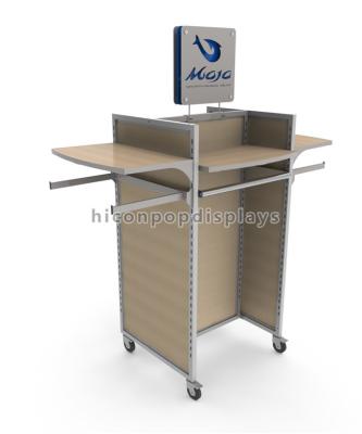 China Cremalheira de suspensão da roupa do quadro do metal, cremalheira comercial do vestuário do shelving de madeira móvel à venda