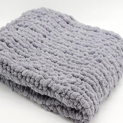 China Chunky yarn throw hot wholesale 100%polyester chunky chenille yarn knitted throw blanket hand crochet throw for home sofa for sale