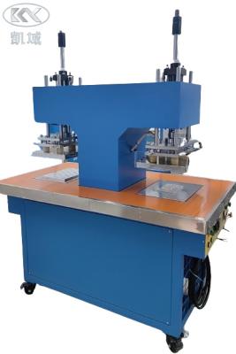 Chine Machine de gravure en silicone ODM pour la fabrication de vêtements en tissu à vendre