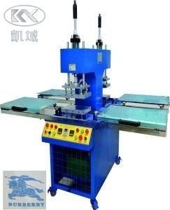 Cina OEM T-Shirt Embossing Machine per la stampa di etichette di abbigliamento in vendita