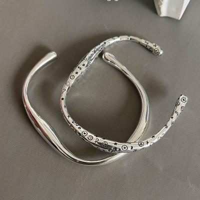 China Vintage S925 Silver Vintage Old Graffiti Carved New Streamline Smooth Bangle Men And Women Bracelet Jewelry for sale