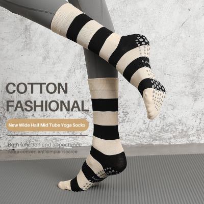 China Custom Breathable Pilates Socks Non-slip Yoga Socks Solid Thick Terry Socks Women's Cotton Grip Tube Medium Pile Ladies Socks for sale