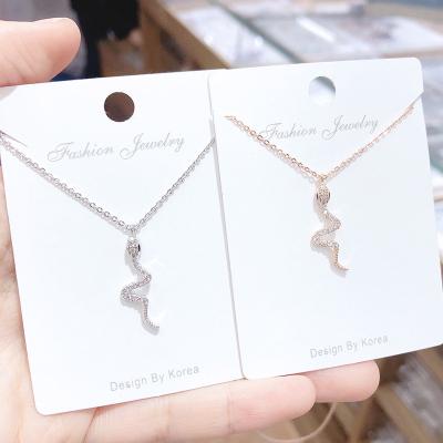 China Vintage Japanese and Korean copper micro diamond small snake personalized fashion pendant necklace popular clavicle women necklace for sale