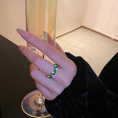 China Vintage Niche design ins fashion light luxury advanced sense fashion personality retro gem index finger ring Women's emerald ring for sale