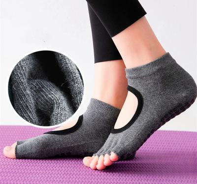 China Breathable Ankle Women Men Athletic Sports Yoga Toe Socks Pilates Ballet Non Slip Workout Cotton Breathable Grip Sock Wholesale Custom for sale