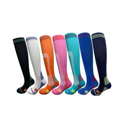 China Breathable Drop Shipping Good Quality Men High Compression Women Knee Socks 20-30mmhg Running Anti-Slip Cushion Sports Socks for sale