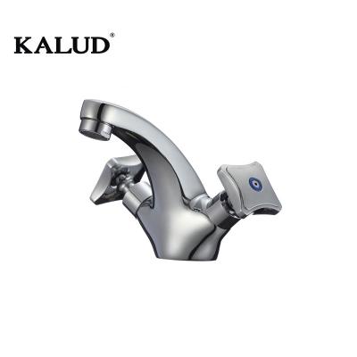 China Zinc Alloy Metered Faucet Basin Faucets Traditional Good Quality Chrome Color Single Hole Double Handle Faucets Hose Faucets for sale