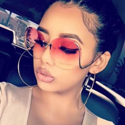 China Anti Fashion Designer Women Metal Oversized Frames Shades Rimless Gradient Lens Sunglasses UV400 Large for sale