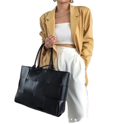 China Vintage Women's Casual Handbags Size Large Shopping Bag High Quality Faux Leather Large Capacity Shoulder Bag Design Luxury Tote Handbag for sale