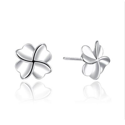 China Korean Fashion Lucky Four-Leaf Clover Stud Earrings Simple Silver Landy Jewelry 925 TRENDY Silver Clover Earrings for sale