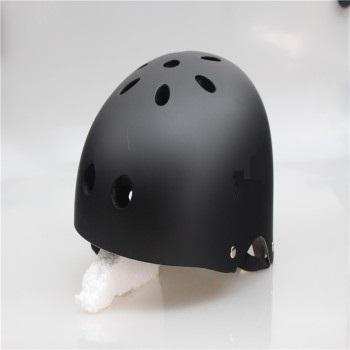 China Sports Outdoor Skating Safety Helmets 11 Vents Suitable for Adults and Children for sale