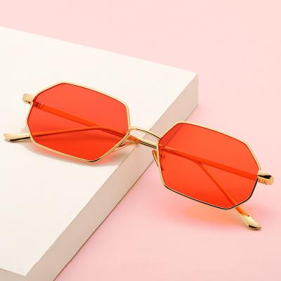 China Factory direct sales of fashion sunglasses 2021 luxury metal frame polygon women fashion outdoor sunglass for sale