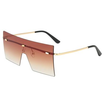 China Fashion Sunglasses Manufacturers Selling New Fashion Customized Classic Luxury Sunglasses for sale