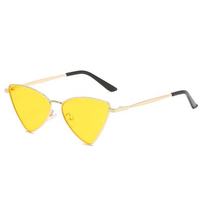 China Unique Women Autumn Outdoor Travel Luxury Elegant Fashion Sunglasses Designer Shape Dark Sunglasses for sale