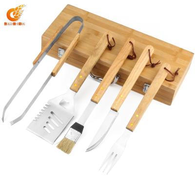 China Easily Cleaned Bq 3637 Amazon Hot Sale 5pcs BBQ Tool Kit Outdoor BBQ Grill Accessories Tool Kit with Bamboo Case for sale