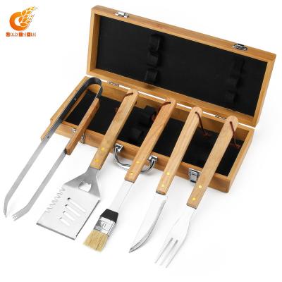 China Amazon Hot Sale 5pcs Easily Cleaned BBQ Tool Kit Outdoor BBQ Grill Accessories Tool Kit with Bamboo Case for sale