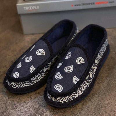 China Wholesale Lightweight Bandana Slip On Outdoor Shoes Women's Walking Bandana Wholesale Home Slippers for sale