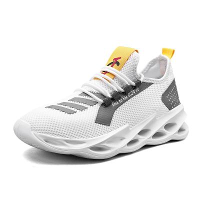 China Fashion Trend Summer Men Outdoor Fashion Mesh Shoes Male Breathable Sports Walking Running Sneakers For Men for sale