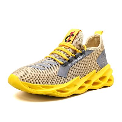 China New Fashion Trend Summer Men's Sports Big Mesh Breathable Outdoor Male Shoes Walking Running Sneakers For Men for sale