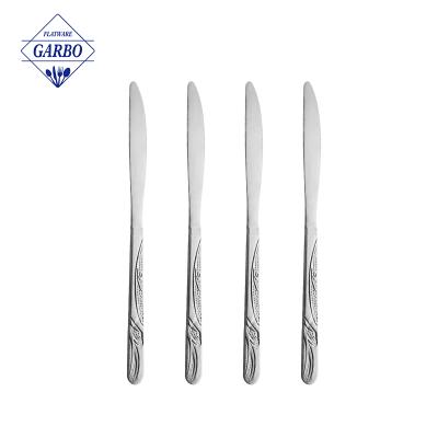 China Disposable 430 Stainless Steel Dinner Knife Set Logo Cake Knife Embossed Pattern Customized Silver Handle Steak Knife Set For 4 Serving for sale