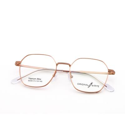 China Fashionable Comfortable β Titanium Frame Eyeglasses For Unisex for sale