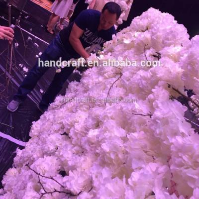 China Polyester Bud / Leaves Artificial White Hydrangea For Wedding Holiday Party Favors for sale