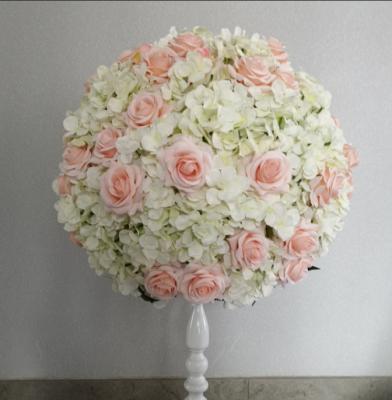 China Natural Tall Formal Touch Blush Rose Flower Centerpieces For Wedding Decoration for sale