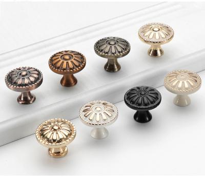 China Modern Custom Luxury Solid Kitchen Pull Drawer Furniture Handles And Knobs Vintage Cabinet Handles for sale