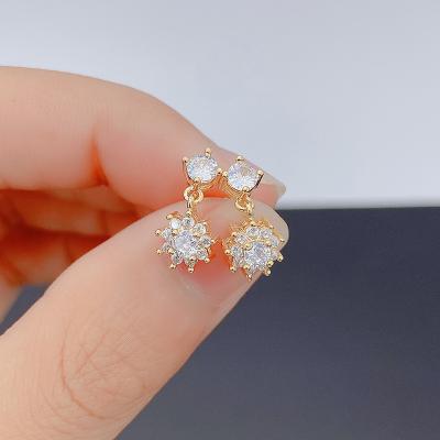 China KYED0693 FASHIONABLE hot sale earring KYED0693 small flower shape zircon earring for women for sale