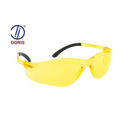 China Sports Eyewear Wrap Around Goggles Driving Night Vision Glass Amber Lenses for sale