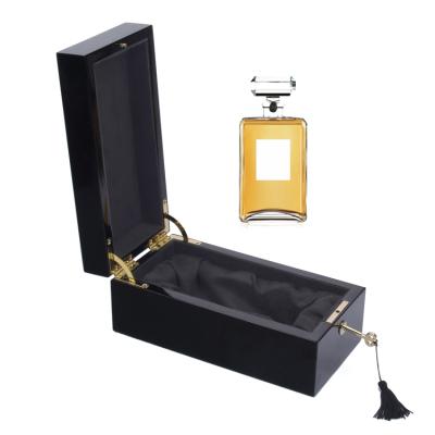 China Luxury Custom Black Wooden Box OEM Handmade Lacquer Wooden Glass Perfume Box Factory Customized for sale