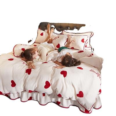 China Anti-Static Wholesale Love Printed Fleece Bedroom Bedding Set for sale