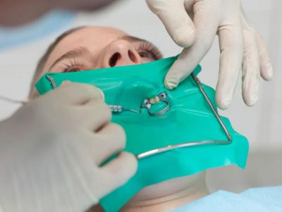 Κίνα Retractor μάγουλων υλικά λαστιχένια φύλλα φραγμάτων, μίας χρήσης οδοντικό λαστιχένιο φράγμα προς πώληση