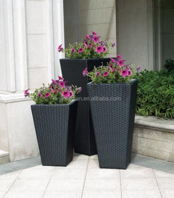 China Modern Aluminum Cheap Garden Furniture With Handmade Wicker Rattan Flower Vase Flower Pots for sale