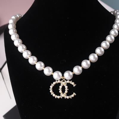 China 2021 Brand Fashion Letter Women Pearl Luxury Famous Romantic Jewelry Women's Pendant Jewelry for sale