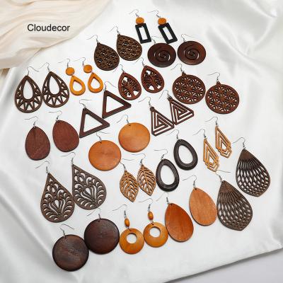 China Vintage TRENDY Statement Wooden Earrings Wholesale Bulk Wooden Earrings Jewelry Cheapest Natural Irregular Wooden Earrings for sale