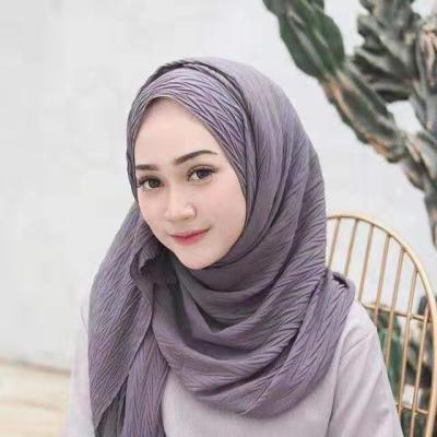 China Chiffon Factory Wholesale Pleat Scarves Wrinkle Heavy Scarf Woman Hijabs Bubble Chiffon Hijab Scarf for sale