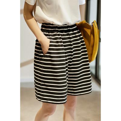 China Promotional Good Quality Anti-wrinkle Women's Sports Fitness Black And White Stripe Sport Shorts for sale