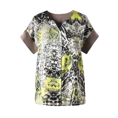 China Customized Anti-Shrink Plus Lady Satin Shirt Open Placket All Over Size Leopard Print Woman T-shirt for sale