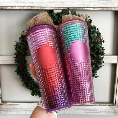 China 2022 Amazon Hot Selling Colorful Double Wall Stocked Plastic Grid Tumbler With Lid Straw Mugs Plastic Studded Grid Coffee Tumbler for sale